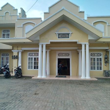 Hotel Pekalongan Syariah Mitra Reddoorz Екстер'єр фото
