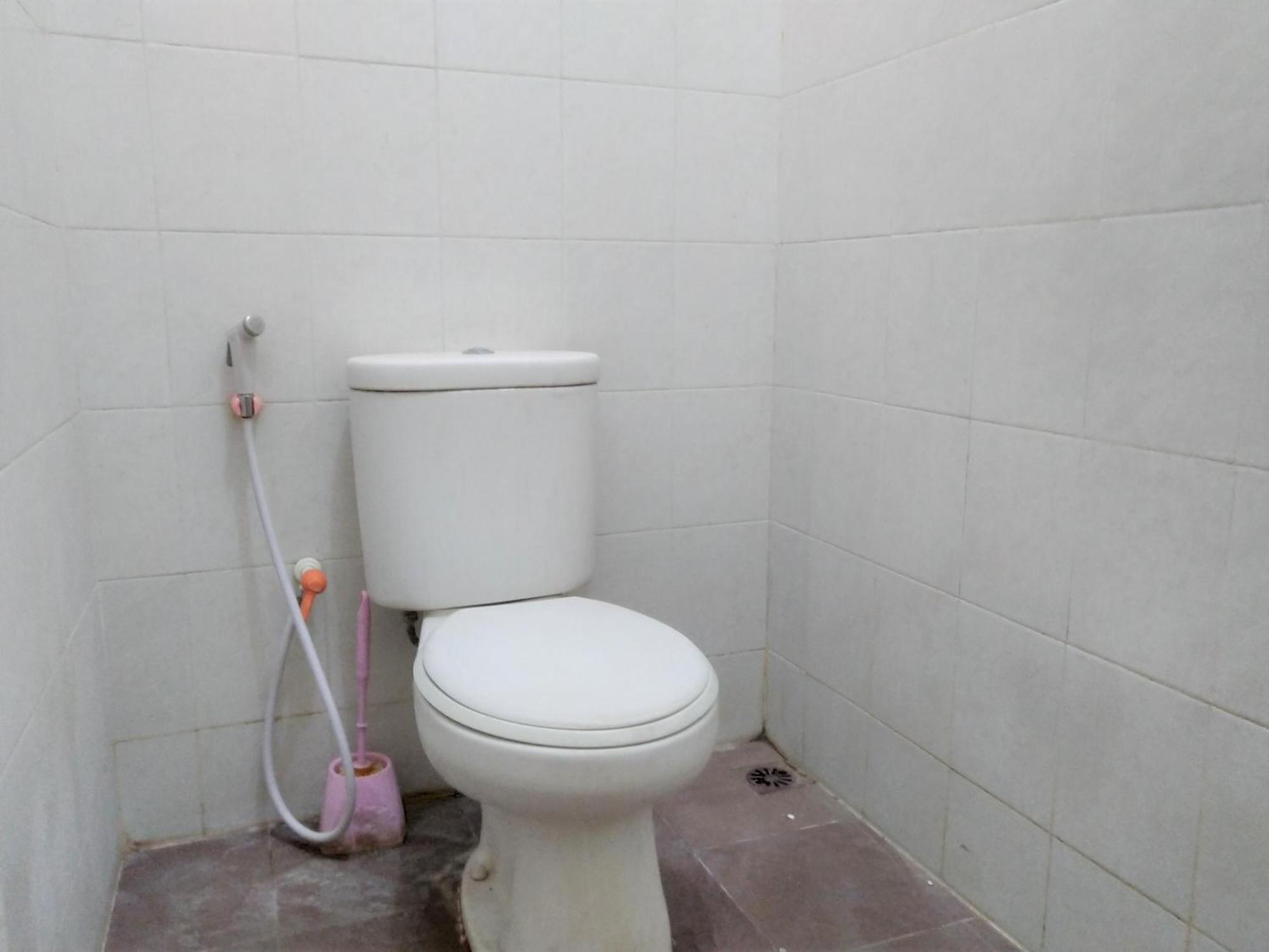 Hotel Pekalongan Syariah Mitra Reddoorz Номер фото