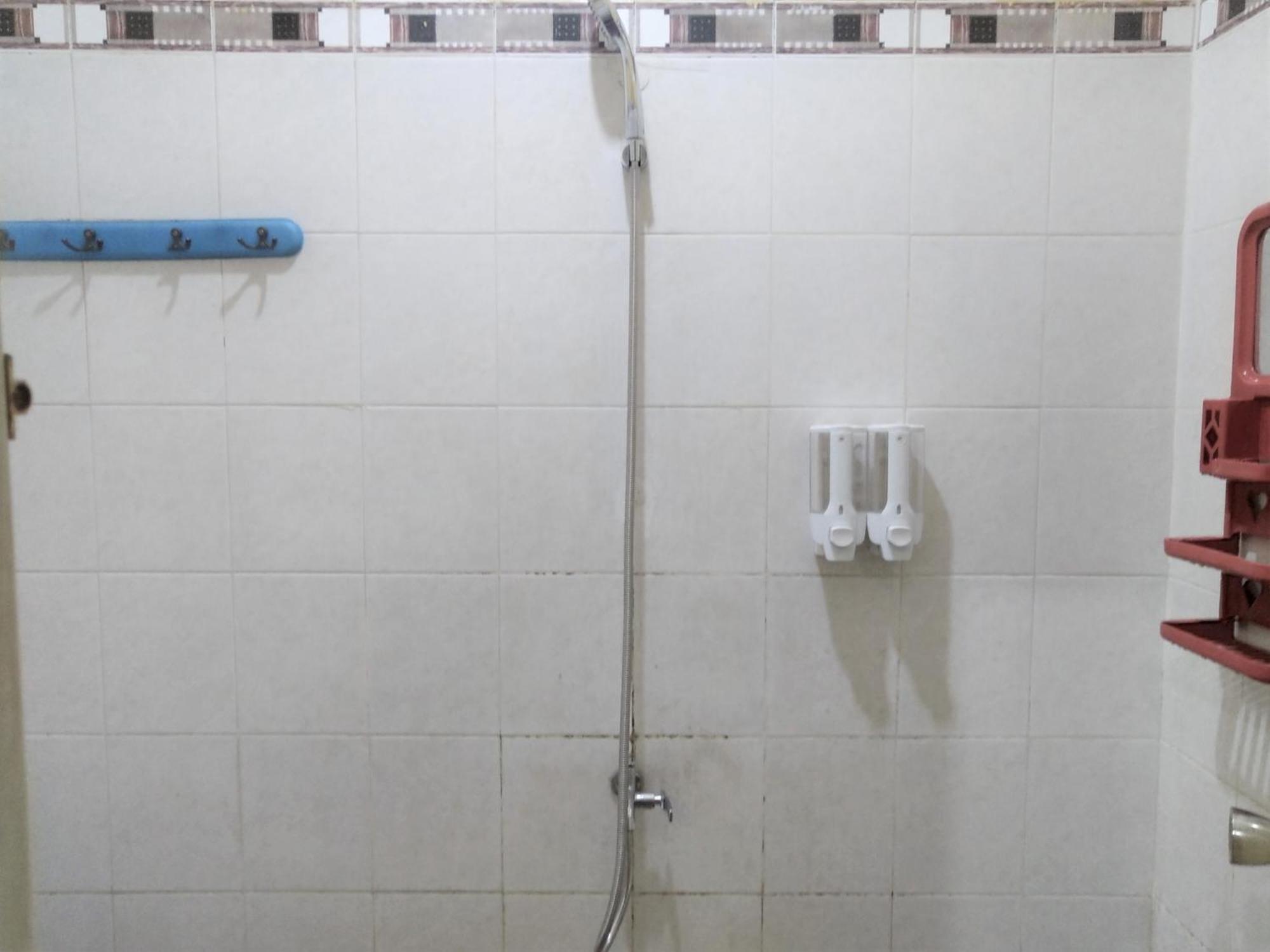 Hotel Pekalongan Syariah Mitra Reddoorz Номер фото